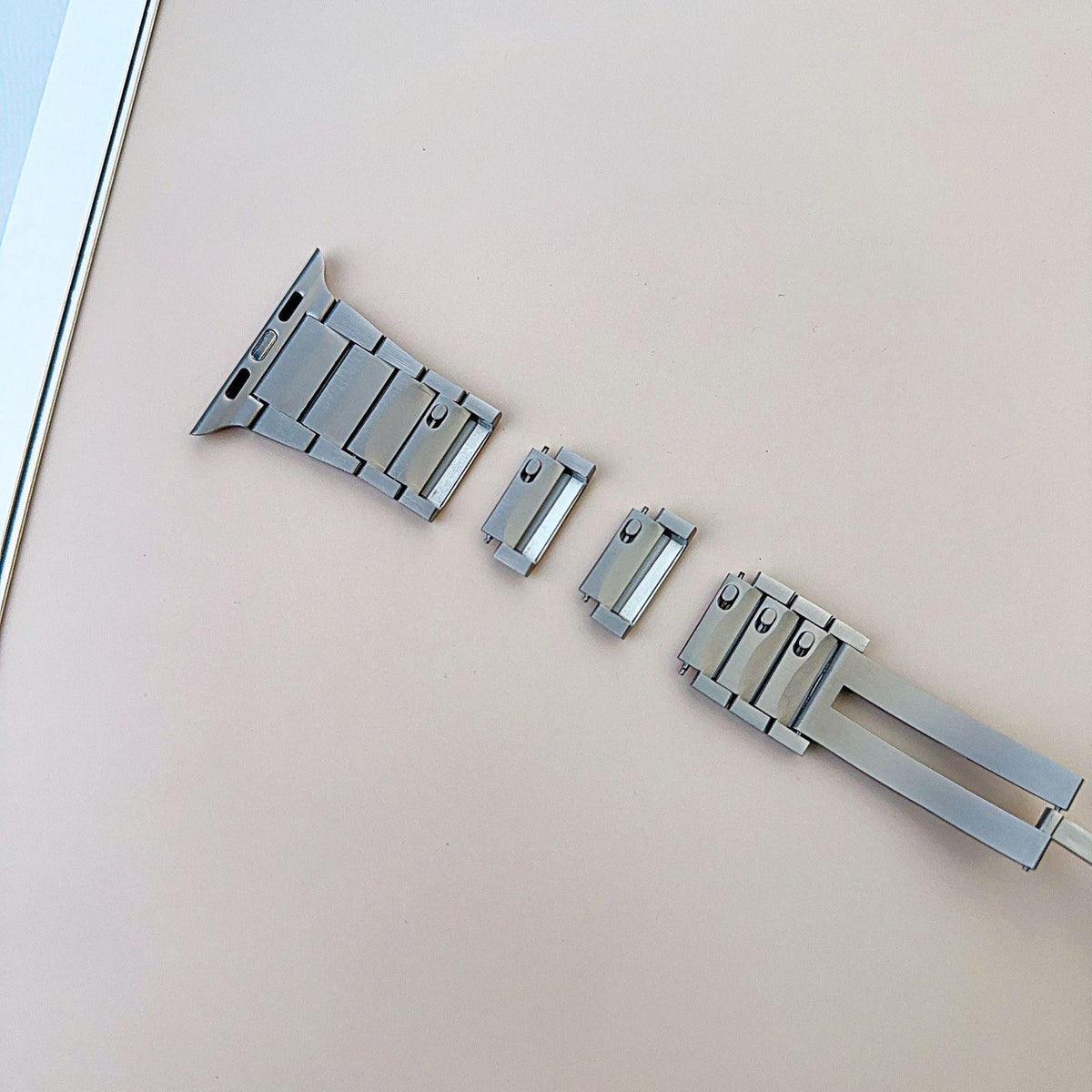 iBandGear Curved Stainless Steel Quick Release Band for Apple Watch - detail 7