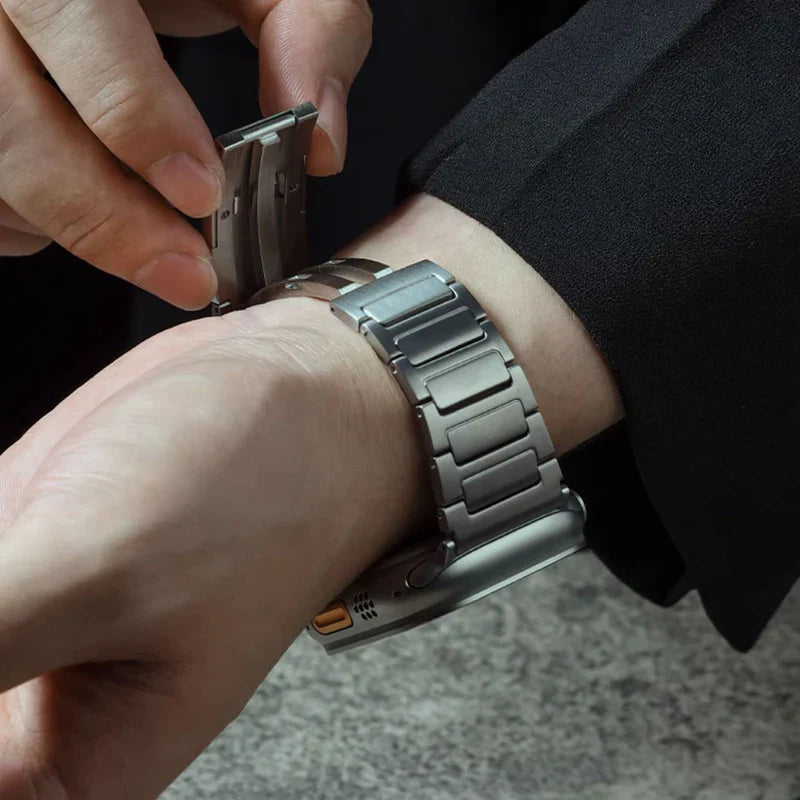 Titanium Edition - Apple Watch Band.
