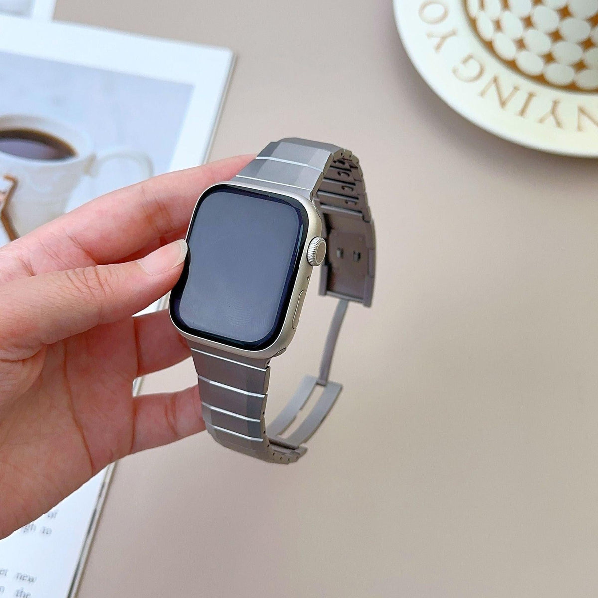 iBandGear Curved Stainless Steel Quick Release Band for Apple Watch - detail 4