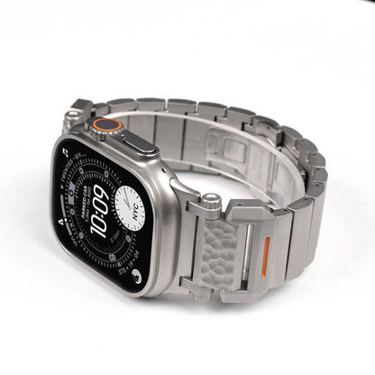 iBandGear Hammered Titanium Band for Apple Watch with Stainless Steel End Links - detail 5