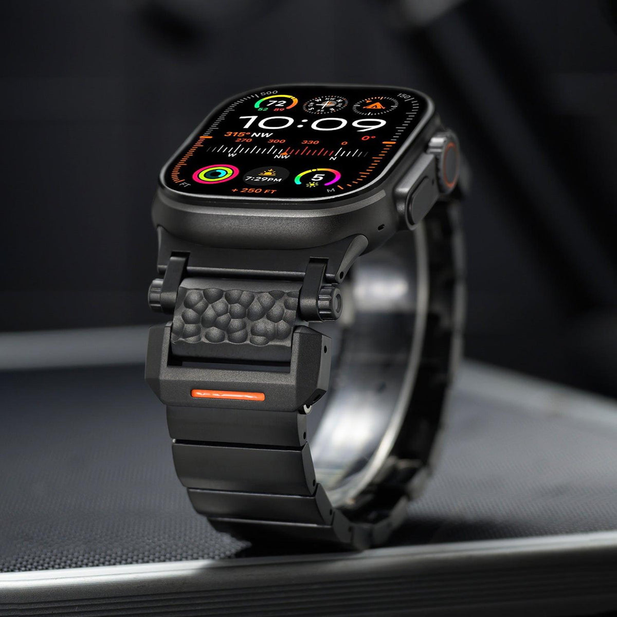 iBandGear Hammered Titanium Band for Apple Watch with Stainless Steel End Links - detail 7